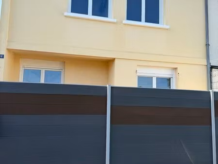 maison avec extérieur