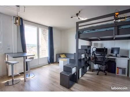 studio 1 pièce 28 m²
