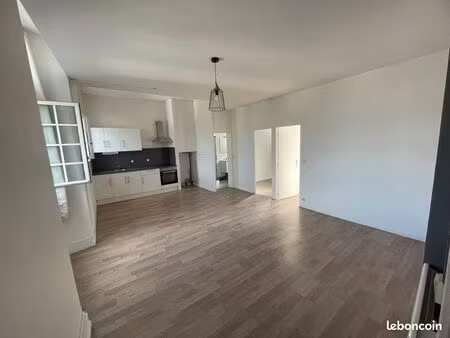appartement t2 (+ bureau) 47m2 malicorne-sur-sarthe