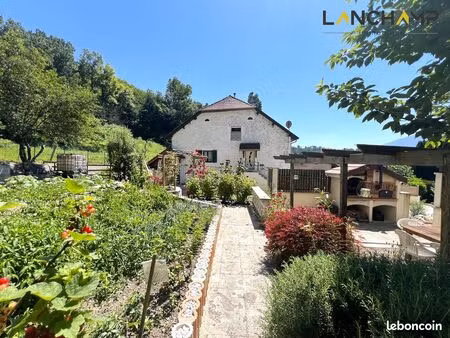 maison 6 pièces 137 m²