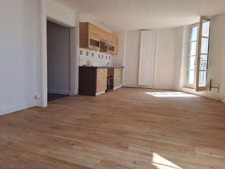 location appartement 5 pièces à ingrandes-le-fresne-sur-loire (49123) : à louer 5 pièces /