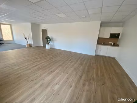 bureau privatif moderne – 78 m² – annecy pringy