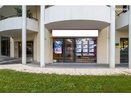 local commercial annecy