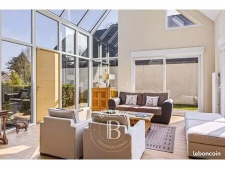 propriété 5 pièces 151 m²