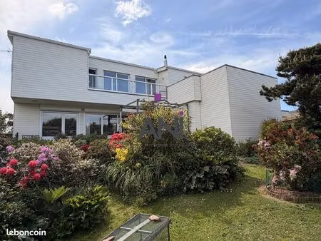villa 9 pièces 217 m²