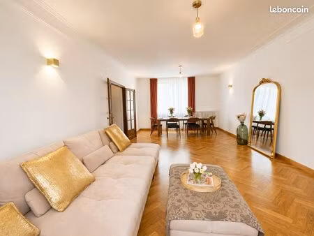 rare - maison familiale rénovée - 240m2 - 6 chambres - jardin - garage - quartier village