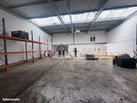 local industriel 475 m²
