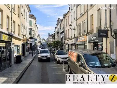 local commercial 178 m²