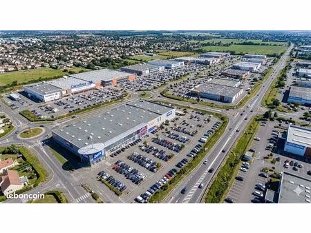 boutique 1100 m² pontault combault