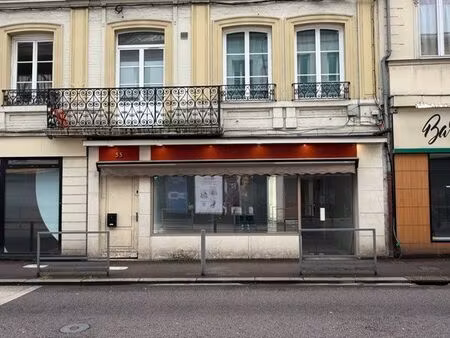 local commercial 30m² rénové — vitrine sur rue — darnetal