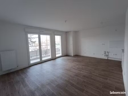 appartement non meublé 64m2