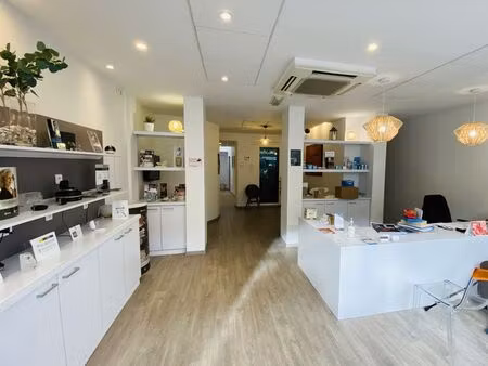 local commercial 107 m² montereau-fault-yonne