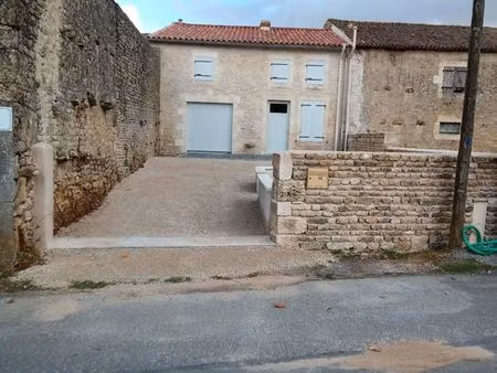 maison à louer 140m2 .900euros