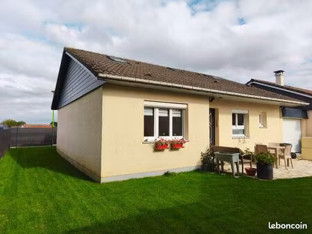 maison 2 chambres avec petit jardin et garage