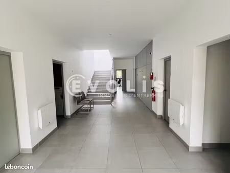 bureaux 760 m²