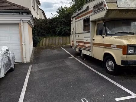 place de parking double