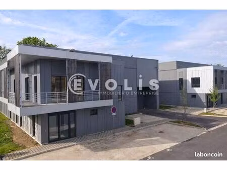 local d'activité 1 649 m²