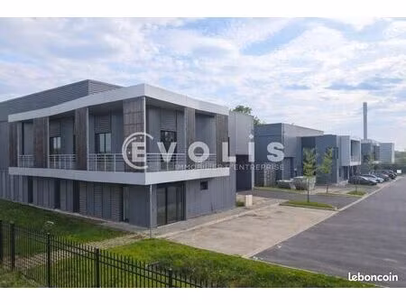 local d'activité 782 m²
