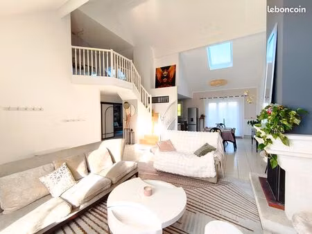 spacieuse villa meublée et grand jardin - cadre privilégié