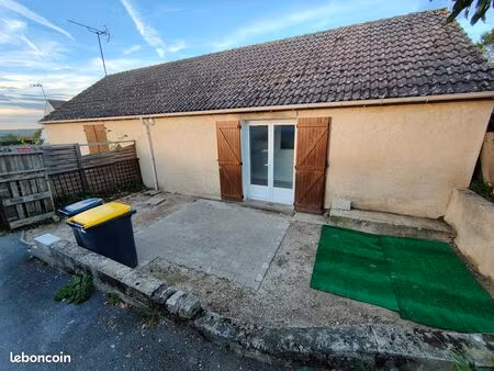 studio meublé avec terrasse privative