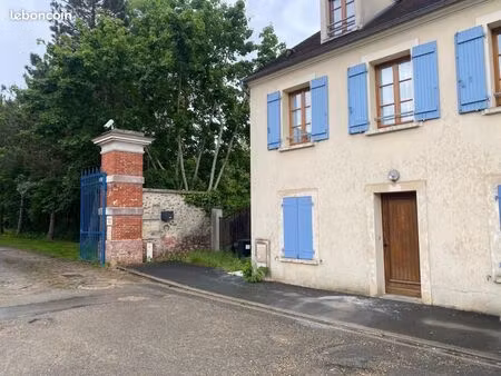 studio 1 pièce 27 m²
