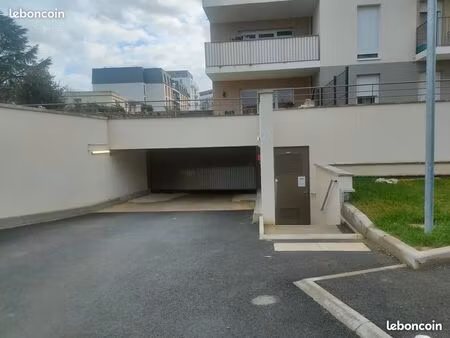 a louer garage box neuf champs sur marne