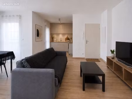 grand 2 pièces meublé 52 m² — serris / val d’europe — rdc  terrasse  jardin  parking