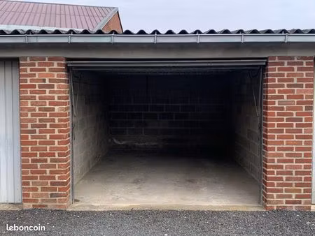 garage à louer 14m2 dalle ciment proche centre-ville