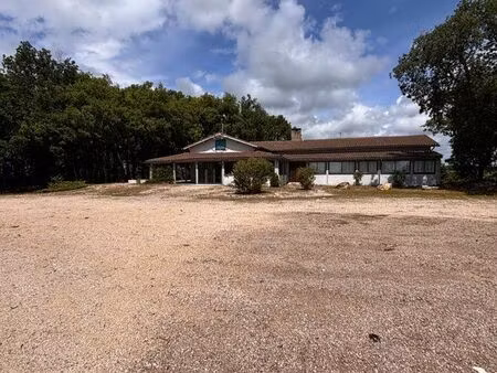 restaurant avec maison mitoyenne