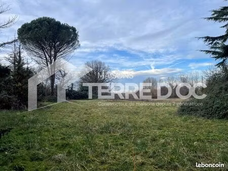 terrain 668 m² parisot