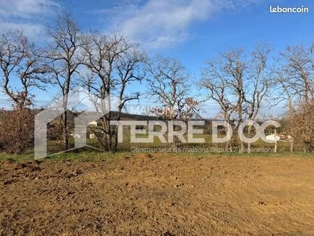 terrain 697 m² rouffiac