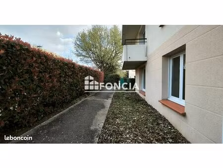appartement t2 rez-de-chaussée avec parking