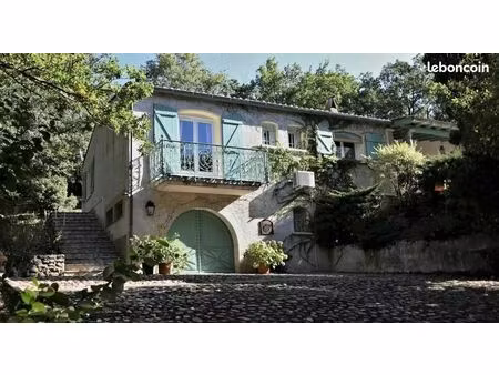 villa d'architecte avec piscine près de castres