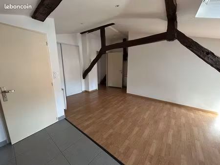 très joli 2 pièces avec bureau/dressing