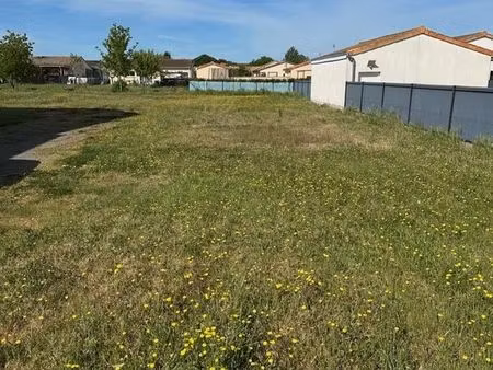 terrain 800 m² avanton