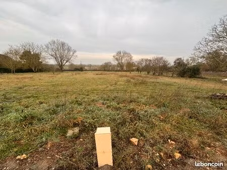 terrain 754 m² la bretonniere la claye