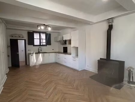 location à l’année à aups  appartement t4  100m2 non meublé