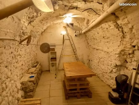 superbe cave face mairie frejus