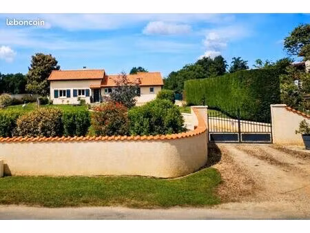 belle maison dans un cadre bucolique