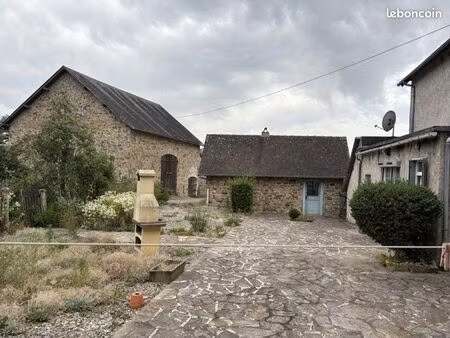 maison de caractère en pierre avec dépendances – gros potentiel