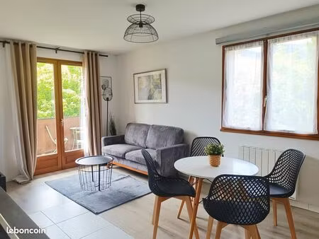 t2 rénové  vue jura et balcon – gex
