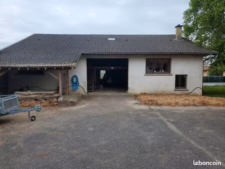 entrepôt + maison +appartement