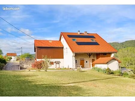 ferme comtoise rénovée à 50 min de genève