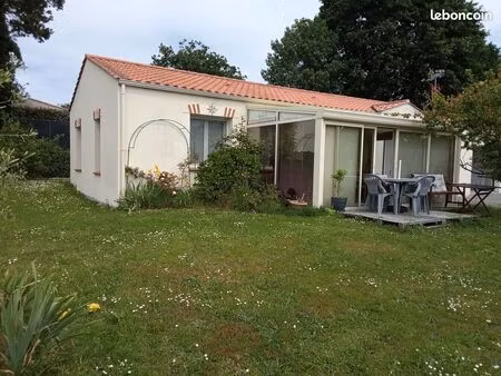 maison 4 pièces avec une grande véranda deux salles de bains cuisine aménagée 3 grandes ch