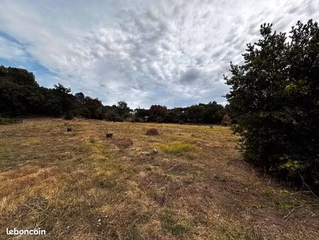 terrain 410 m² frejus