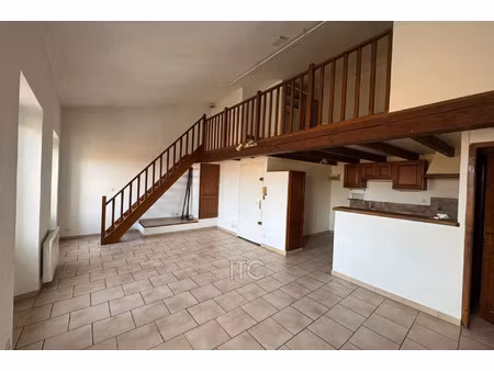 location appartement 2 pièces 44 m² à trets (13530)