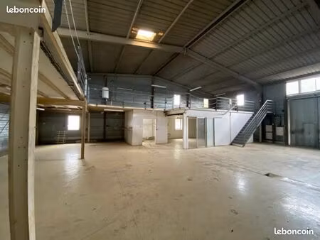 entrepôt / local d’activité 702 m² avec quai et bureaux