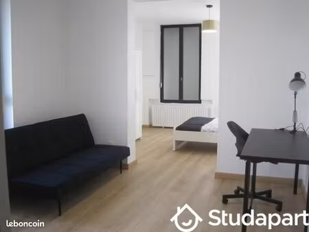 chambre 1 pièce 9 m²