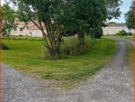 longère de 156 m² avec dépendances et étang proche de l'océan
