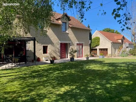 propriété 9 pièces 275 m²